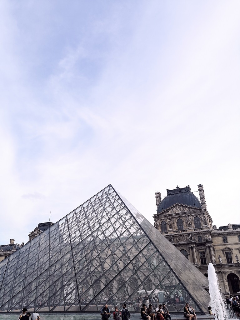 Pyramide du Louvre