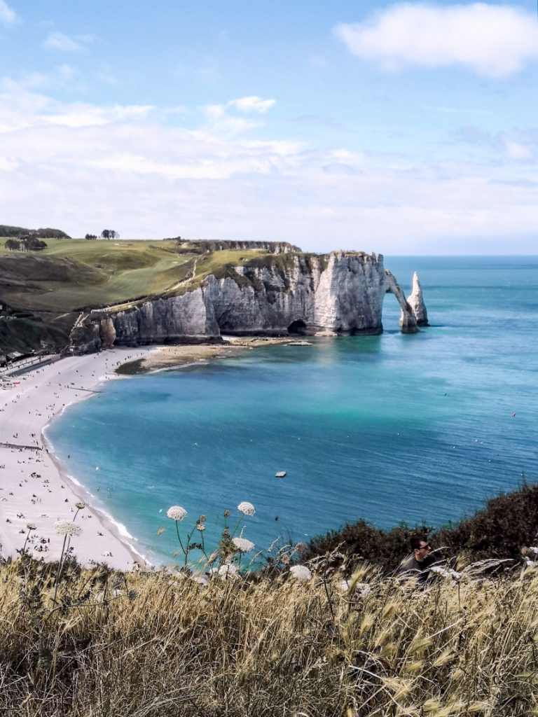 Falaises d'Etretat lors d'un itinéraire pour visiter la Côte d'Albâtre en Normandie