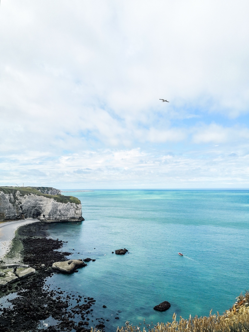 Falaises d'Etretat lors d'un itinéraire pour visiter la Côte d'Albâtre en Normandie
