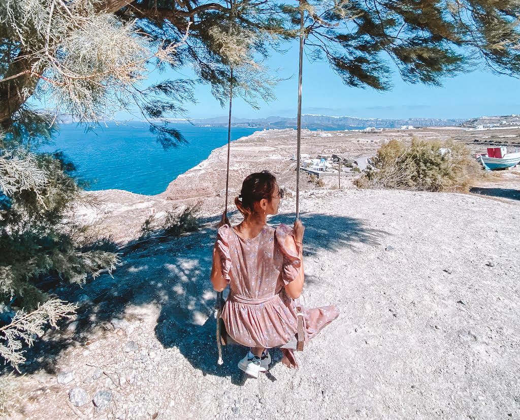 Swing View of Caldeira Santorin