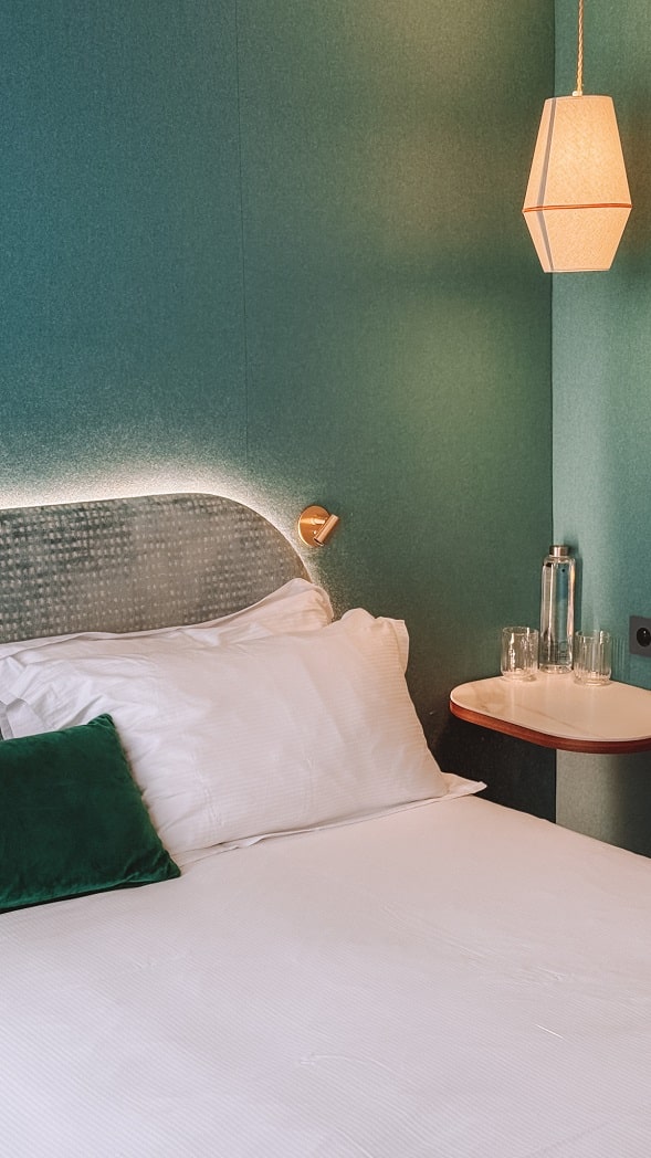 Chambre cosy à l’Hôtel L de Lutèce de Paris sur l'Île Saint-Louis