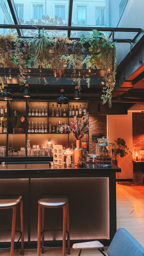 ar cosy du LAZ' Hotel Spa Urbain, idéal pour un séjour où dormir à Paris dans le 9ème arrondissement, proche Gare Saint-Lazare.