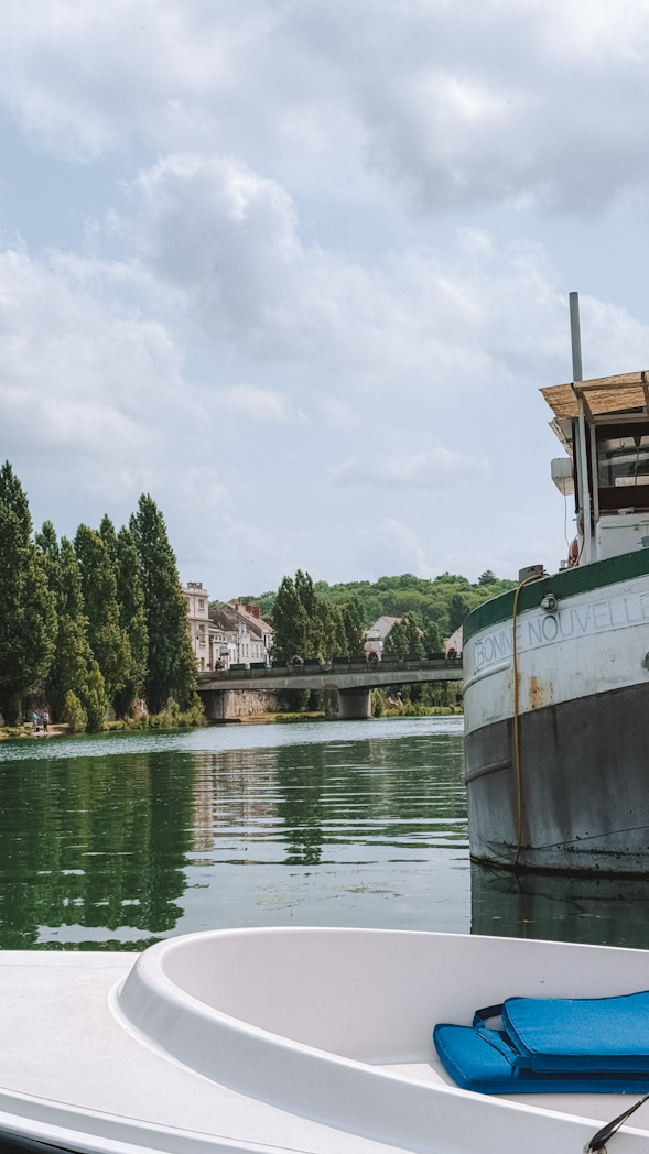 Balade en bateau électrique Hisseo Loisirs sur la Seine en Seine-et-Marne, activité insolite à 1h de Paris