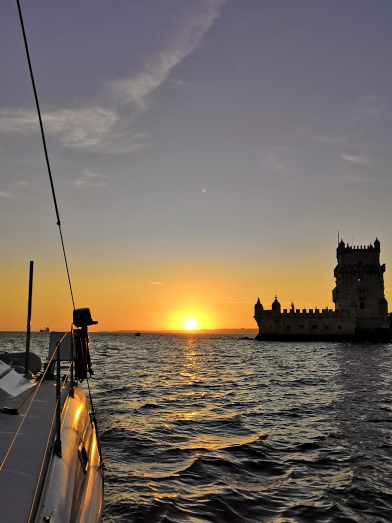 Croisière sur le Tage coucher du soleil Lisbonne