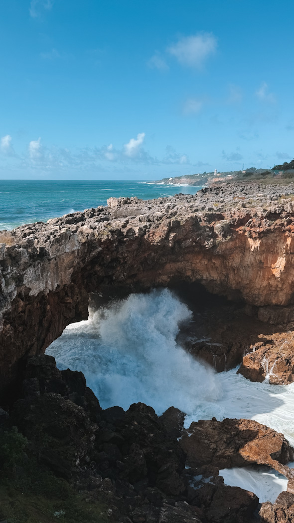 Cascais et la Boca do Inferno, destination balnéaire incontournable près de Lisbonne à moins d’1h30.