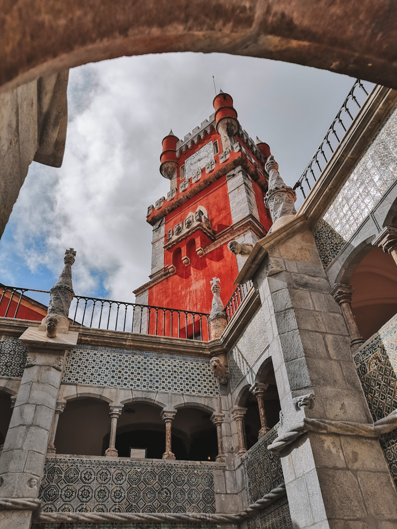 Visite du Palais de Pena de Sintra, une des meilleures visites à faire autour de Lisbonne à moins d’1h30.