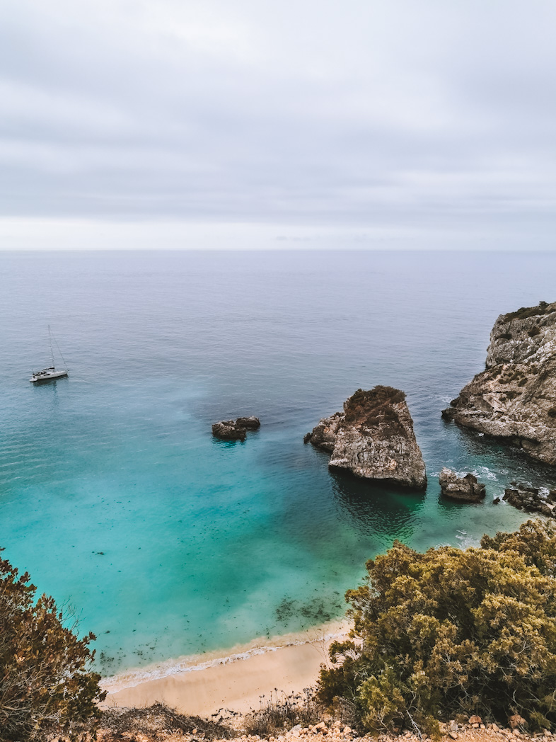 Côte de Sesimbra et plages de sable fin, destination authentique à moins d’1h30 de Lisbonne.