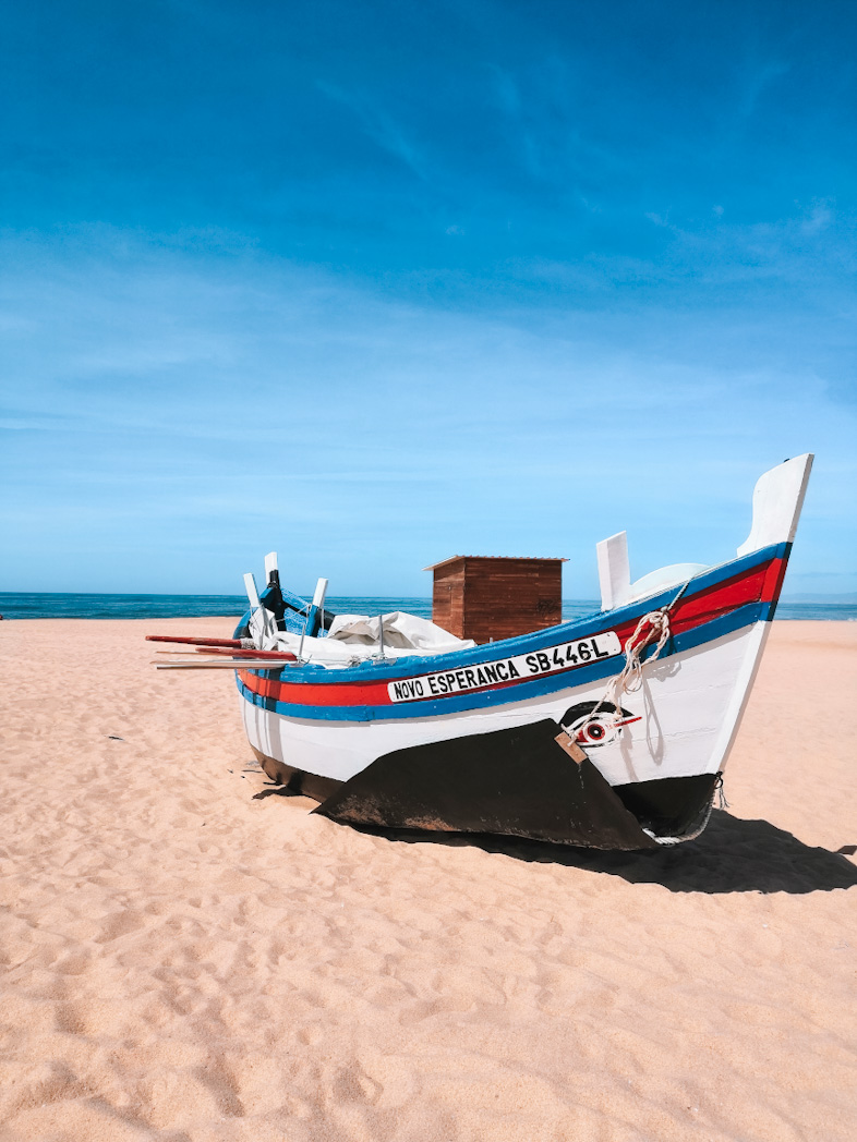 Côte de Sesimbra et plages de sable fin, destination authentique à moins d’1h30 de Lisbonne.