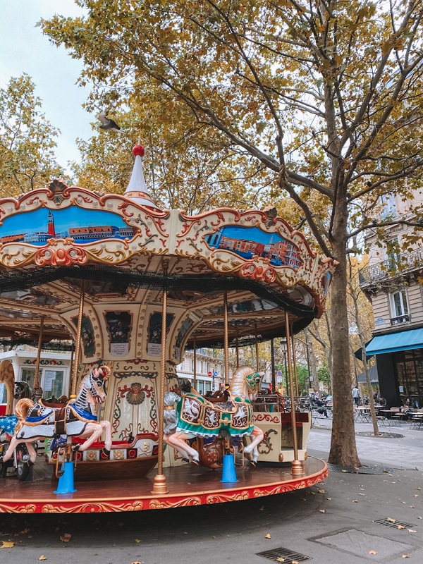 Carrousel Rue des Martyrs dans le 9ème arrondissement de Paris