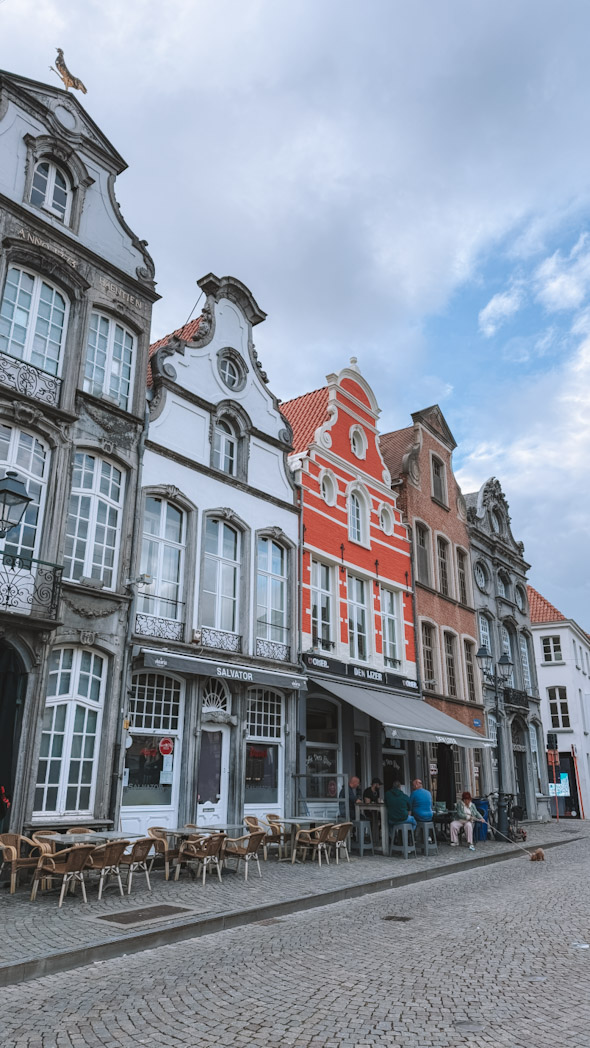 Grand-Place de Malines en Belgique avec architecture flamande typique – lieu incontournable à visiter en 2 jours.
