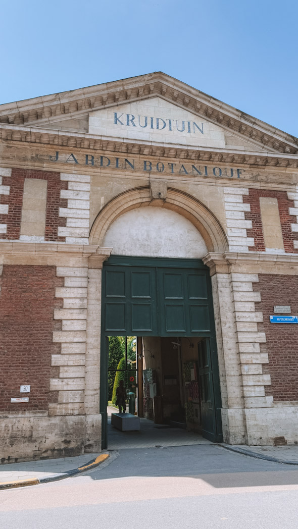 Entrée du jardin botanique de Louvain, une pause nature à inclure dans un itinéraire de 2 jours
