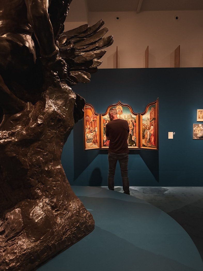 Intérieur du musée M à Louvain, un musée à visiter absolument lors d’un week-end culturel en Flandre