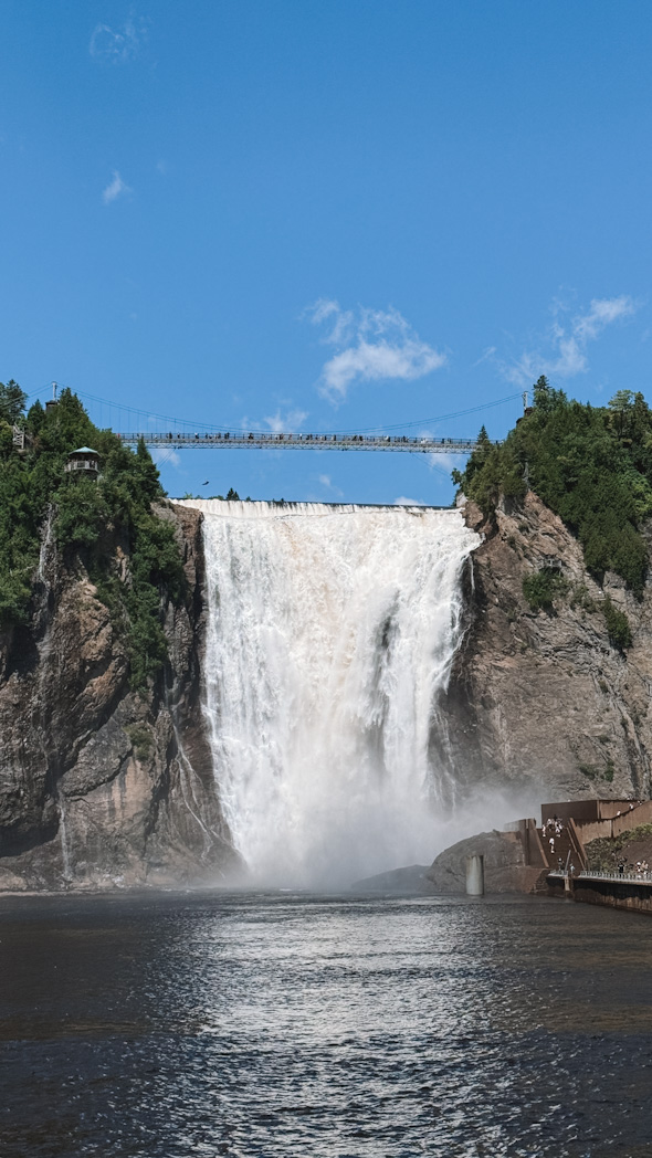Chute de Montmorency près de Québec, un incontournable du road trip au Québec