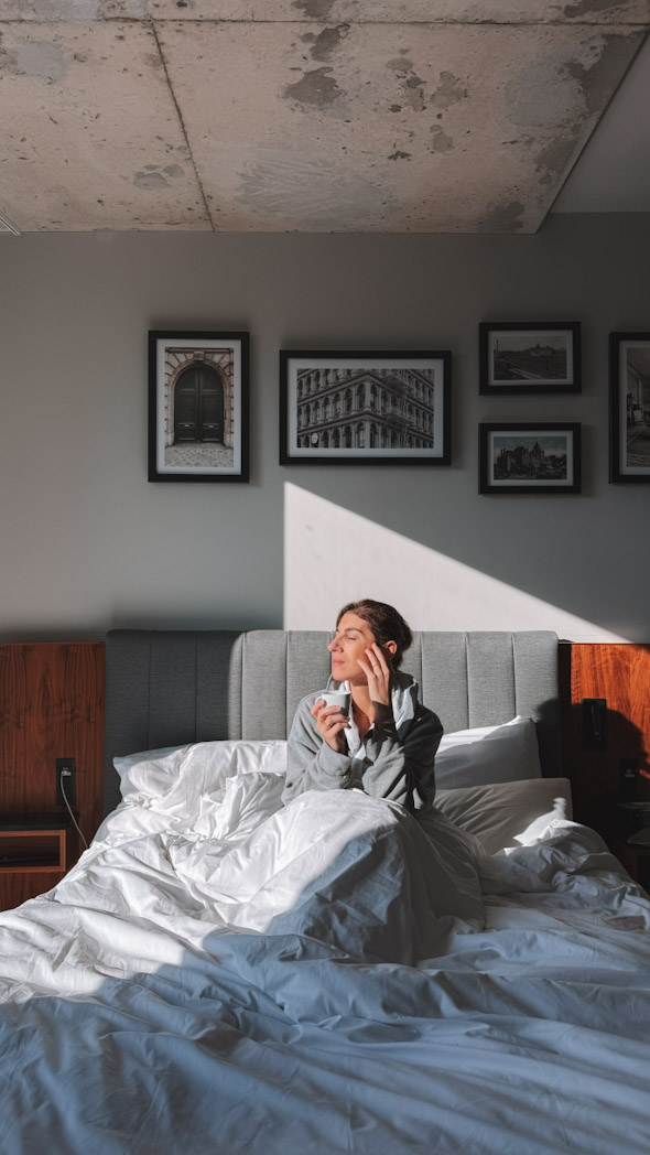 Réveil dans une chambre de l'Hôtel Hyatt Centric Montréal