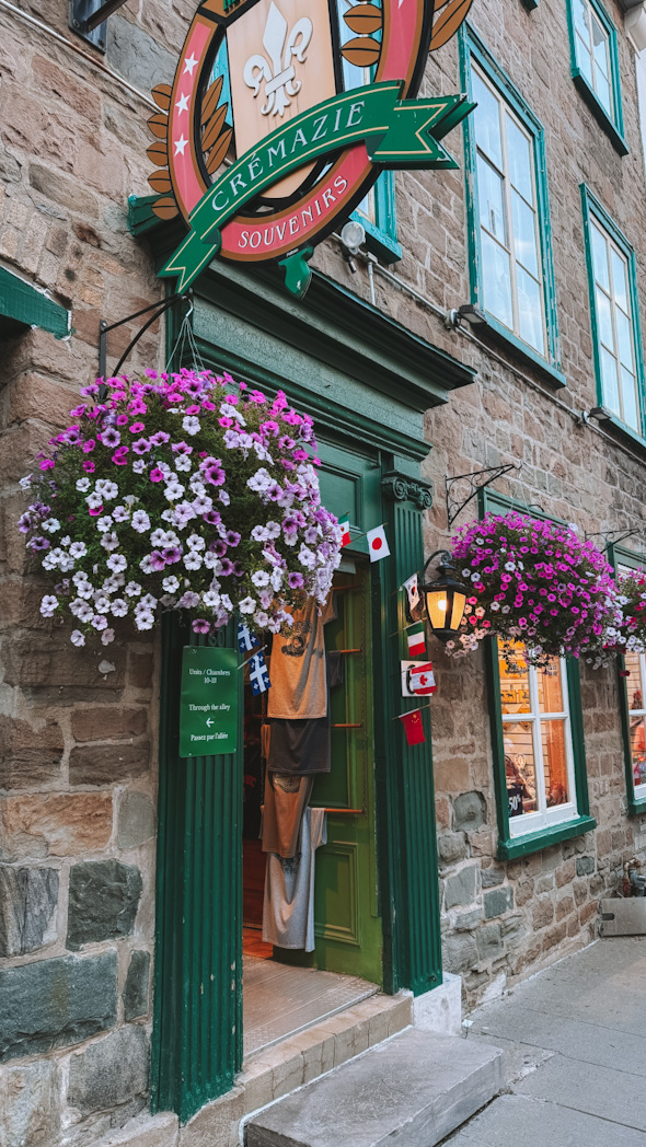 Flânerie sur la rue Saint-Jean à Québec pendant un road trip de 2 semaines