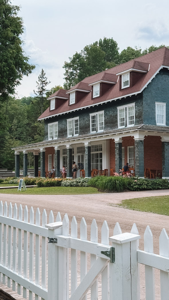 Maison d’époque dans le village de Val-Jalbert au Québec