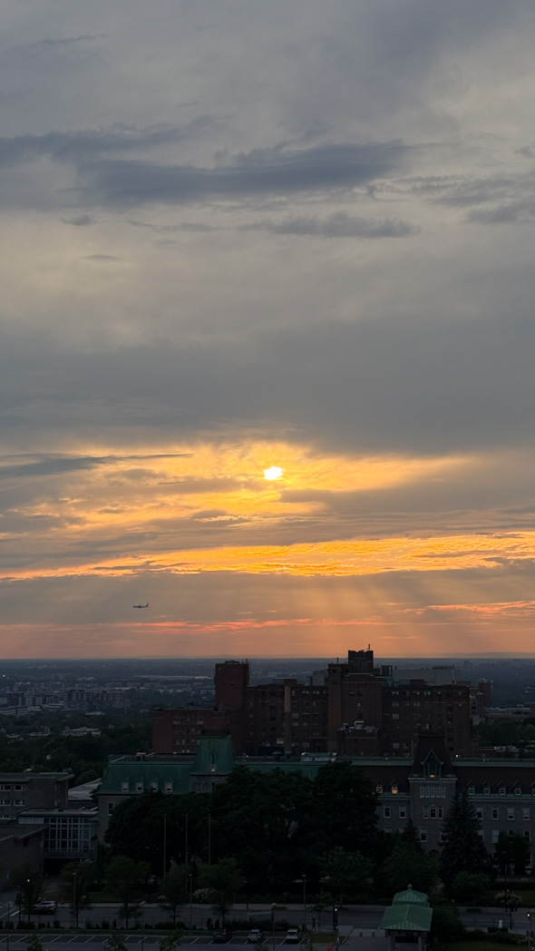 Coucher de soleil sur Montréal depuis l’Oratoire Saint-Joseph