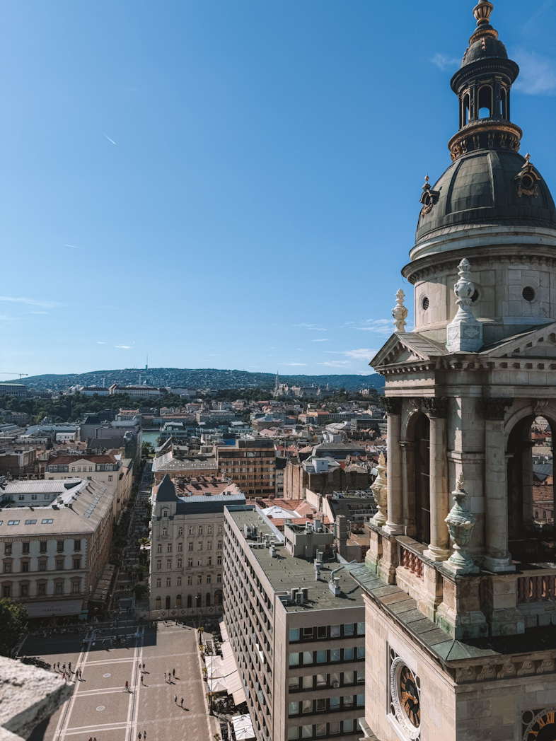 Vue sur Budapest depuis la terrasse de la Basilique Saint-Etienne