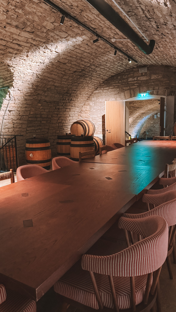 Cave de l'Hôtel restaurant Bellevigne à Chambolle-Musigny lors d'un week-end en Bourgogne