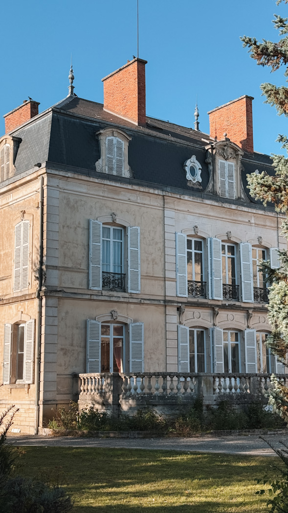 Château Dufouleur Frères à Nuits-Saint-Georges, domaine viticole historique de Bourgogne