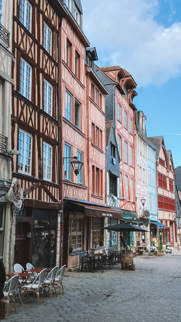 Rue de Martainville à Rouen avec ses maisons à colombages
