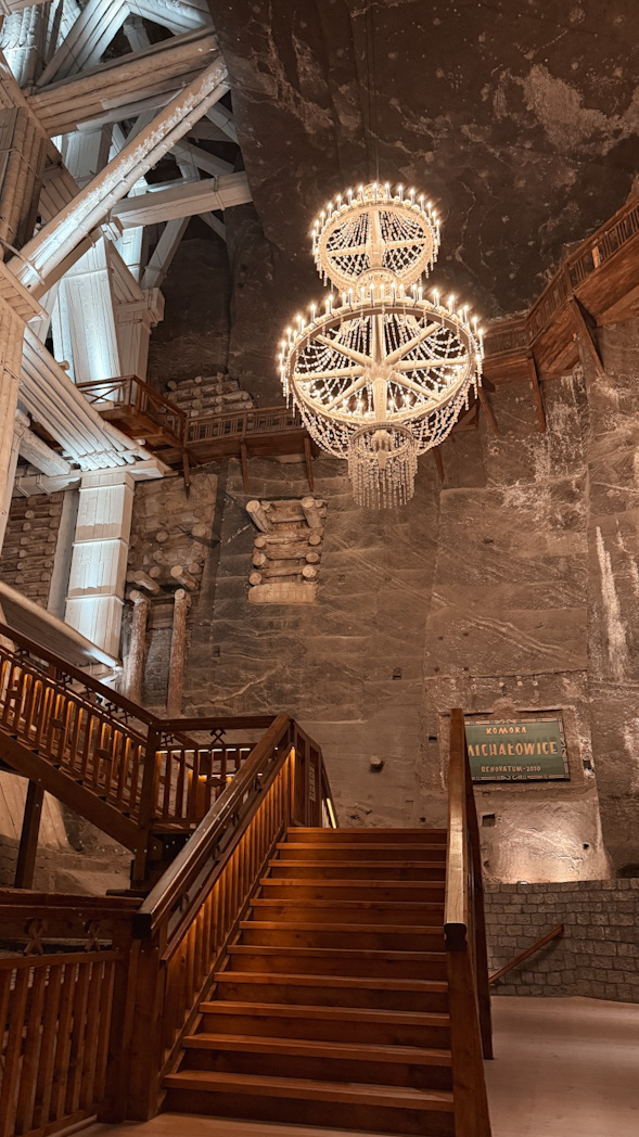 Exploration des mines de sel de Wieliczka, visite incontournable lors d’un séjour de 3 jours à Cracovie.
