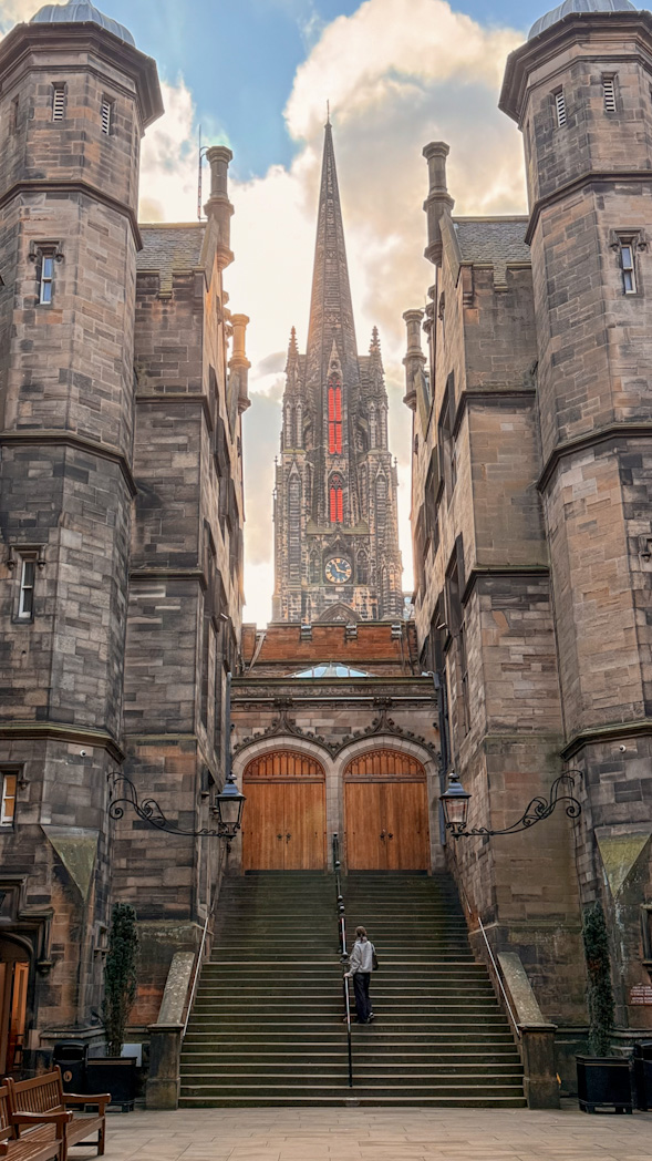 Architecture gothique de New College de l’University of Edinburgh.