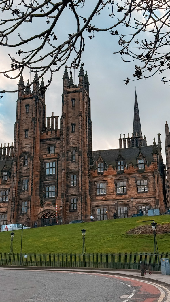 Architecture gothique de New College de l’University of Edinburgh.