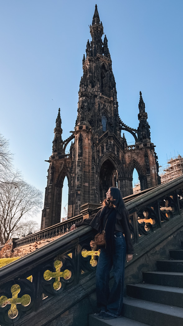 Le Scott Monument, monument gothique dédié à l’écrivain Walter Scott à Édimbourg.