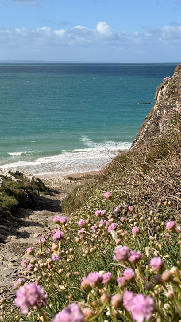 Vue sur l'océan depuis le Phare de Carteret dans le Cotentin