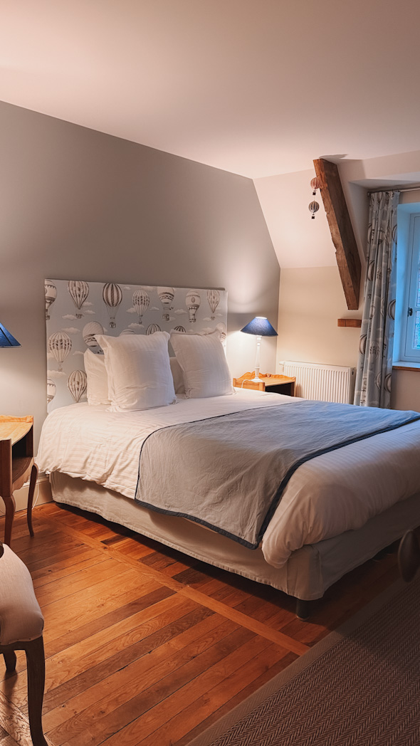 Chambre cosy et raffiné de l’appartement du Domaine de Ravenoville, séjour dans le Cotentin