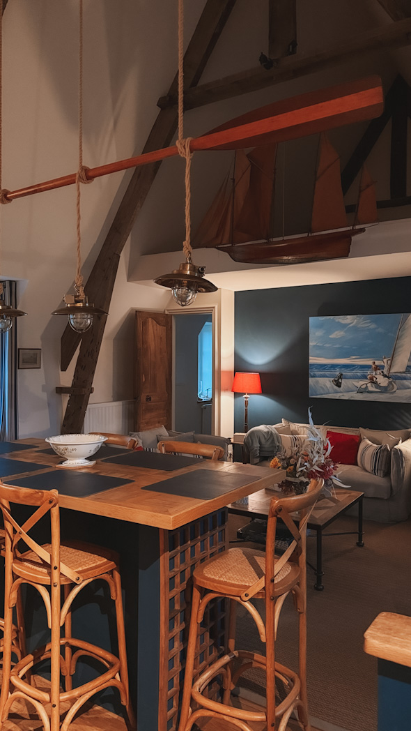 Intérieur cosy et raffiné de l’appartement Pavillon Haut du Domaine de Ravenoville, séjour dans le Cotentin