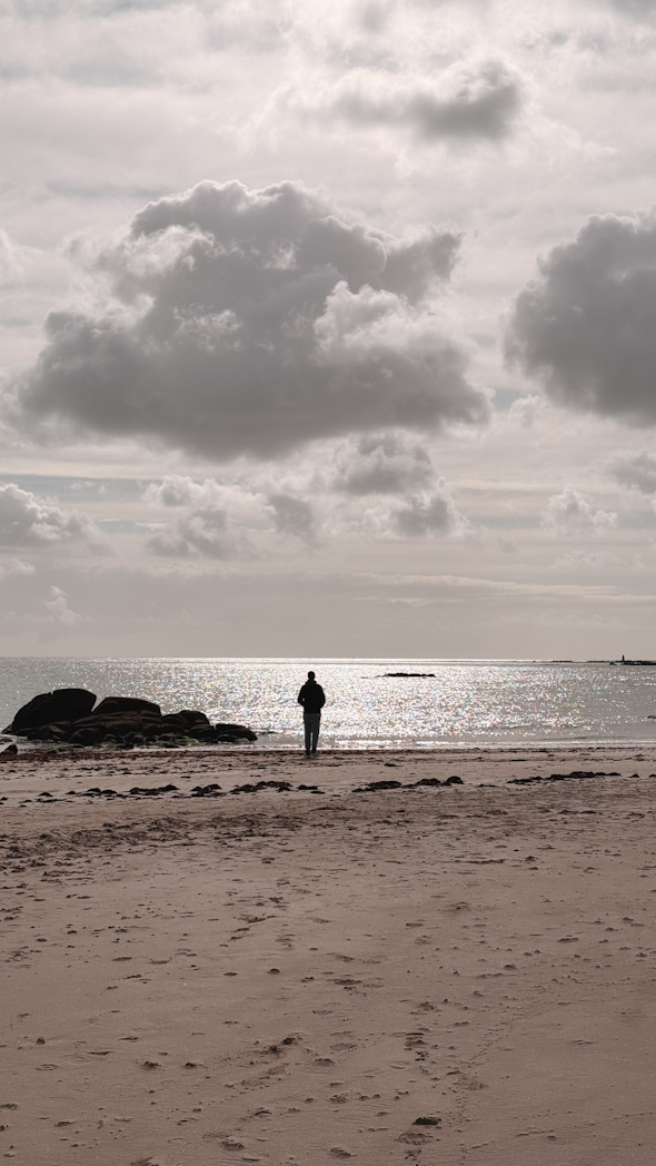 Plage sauvage de la Sambière en Normandie dans le Cotentin