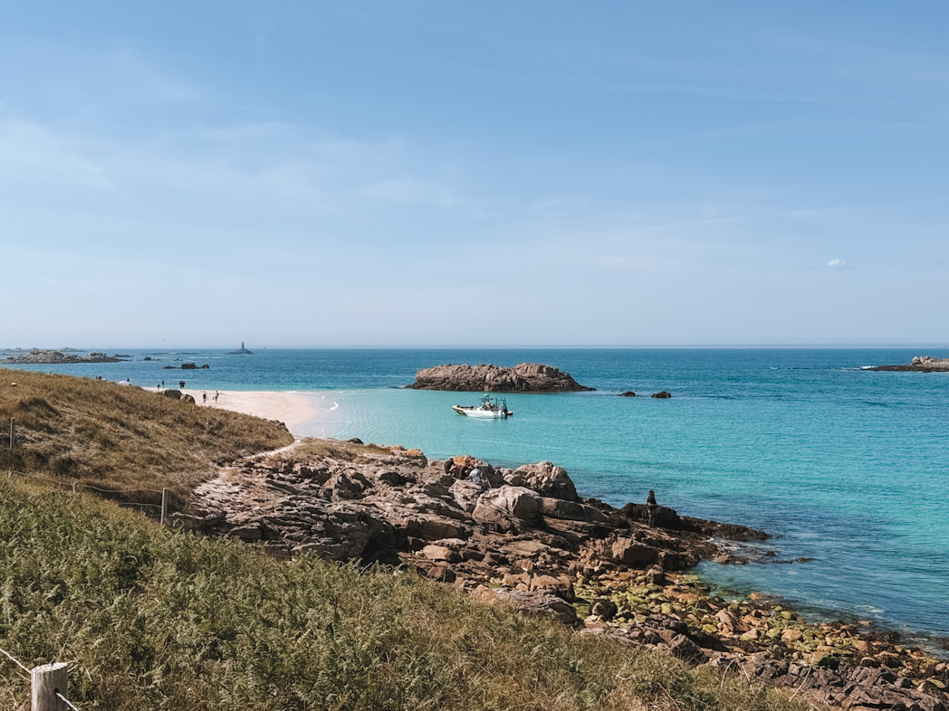 Îles des Glénan en Bretagne, lagon aux eaux cristallines au large de Bénodet