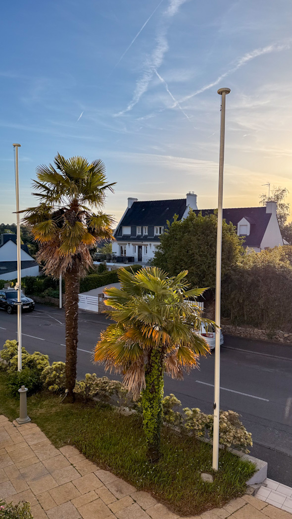 Vue depuis une chambre de l'Armoric hôtel à Bénodet dans le Finistère sud, séjour en bord de mer en Bretagne