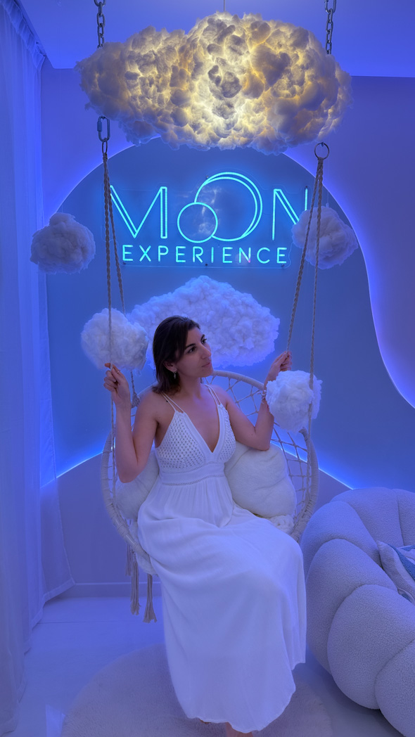 Suite immersive dans les nuages avec jacuzzi pour une nuit insolite proche de Paris