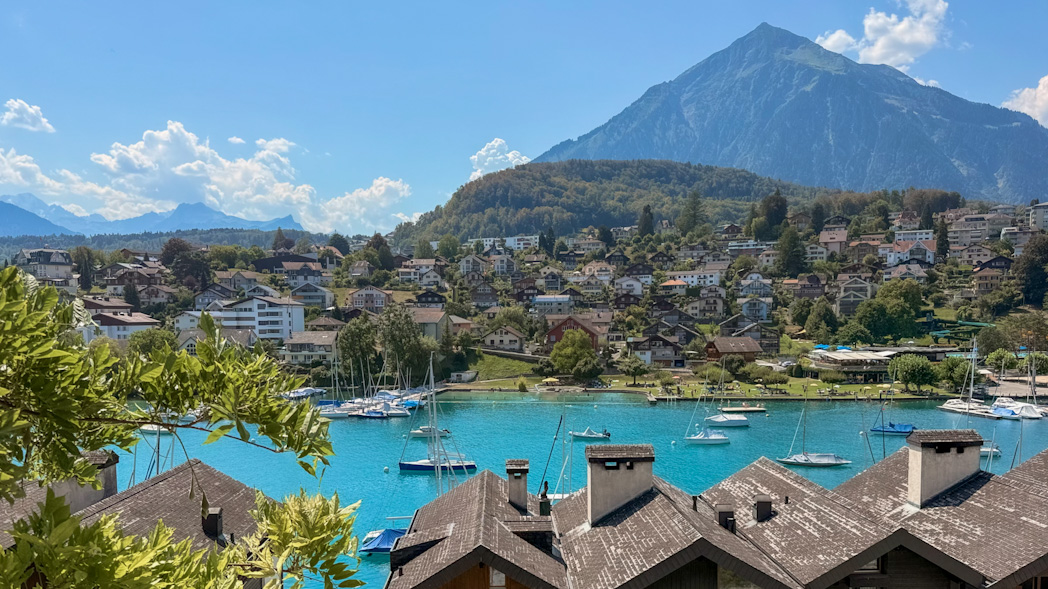 Baie de Spiez au bord du lac de Thoune en Suisse